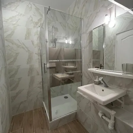 Proches Cdg Le Bourget Dans Maison Francilienne Typique Apartment *